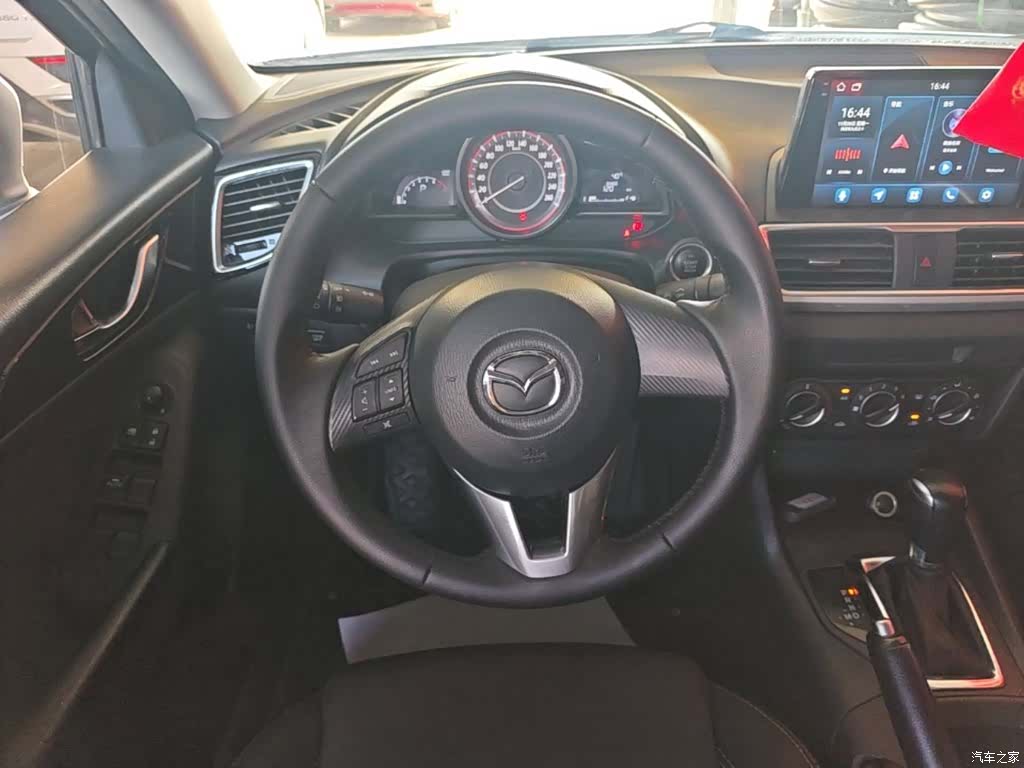 Mazda Mazda3, 2016 11