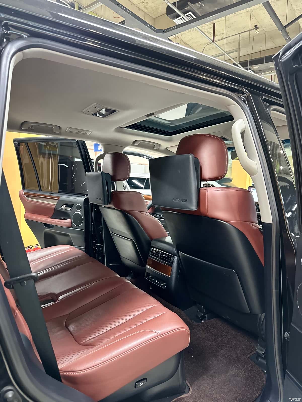 Lexus LX, 2020 14