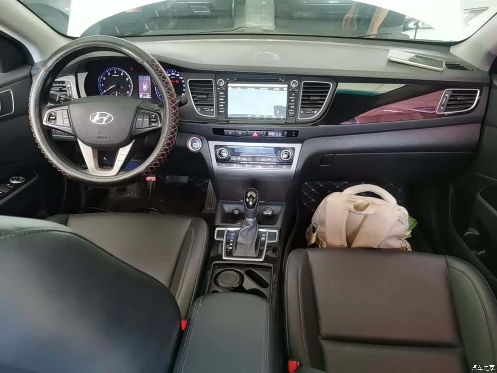 Hyundai GLS, 2015 10