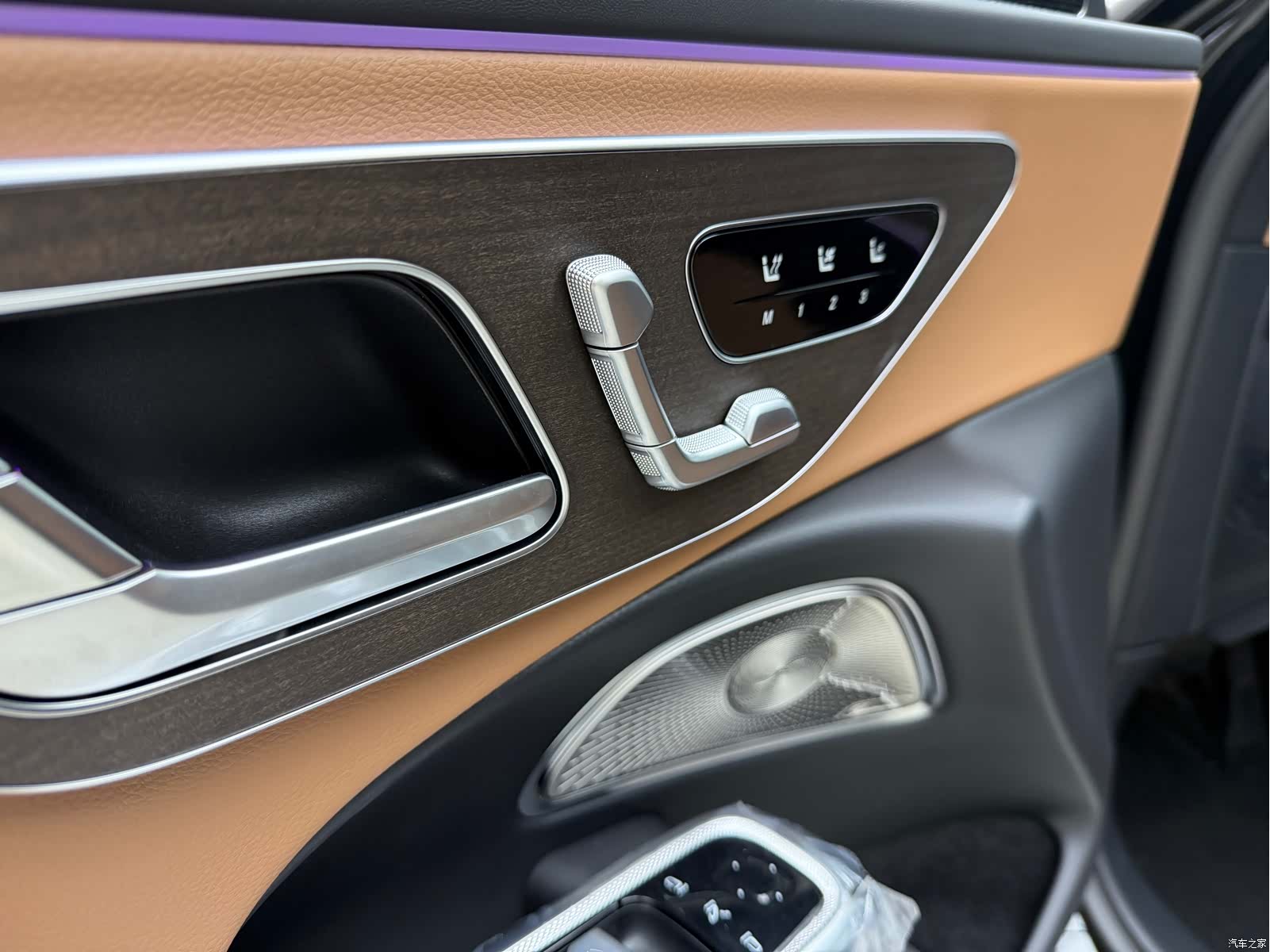 Mercedes-Benz E-Class, 2024 16