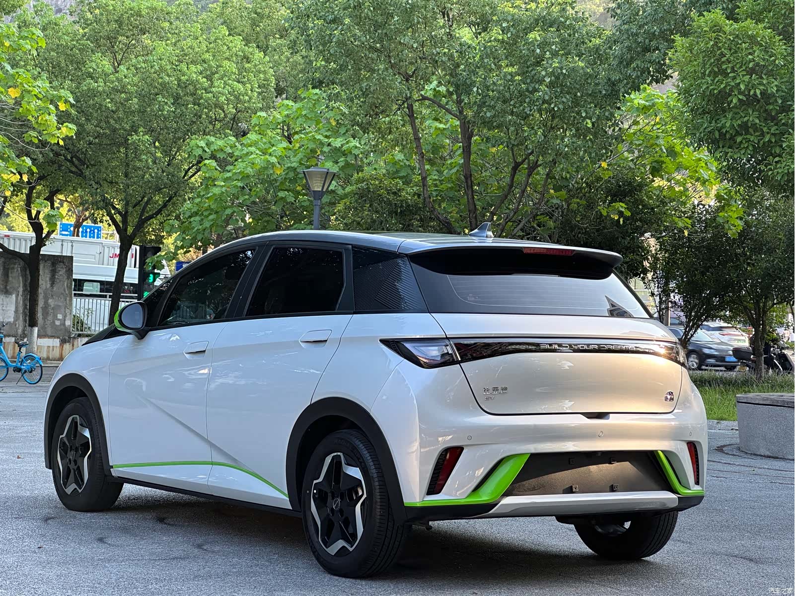 BYD Dolphin, 2023 все фото