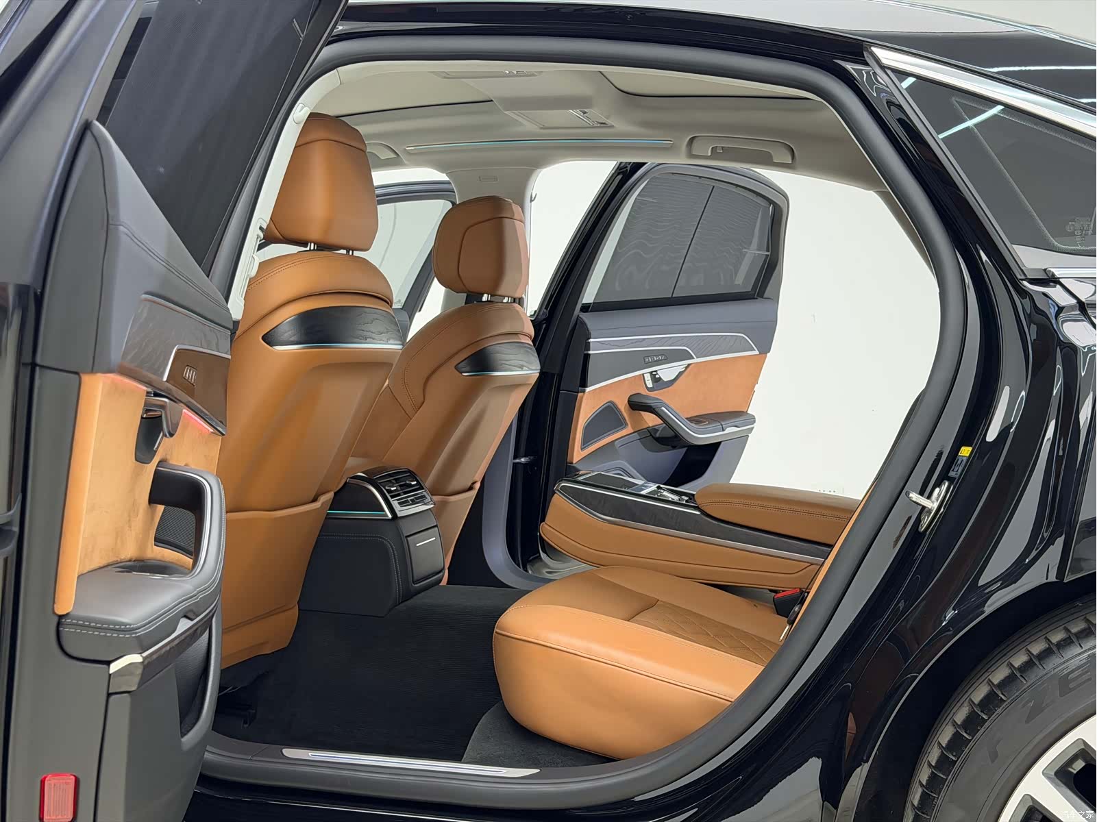 Audi A8L, 2024 16