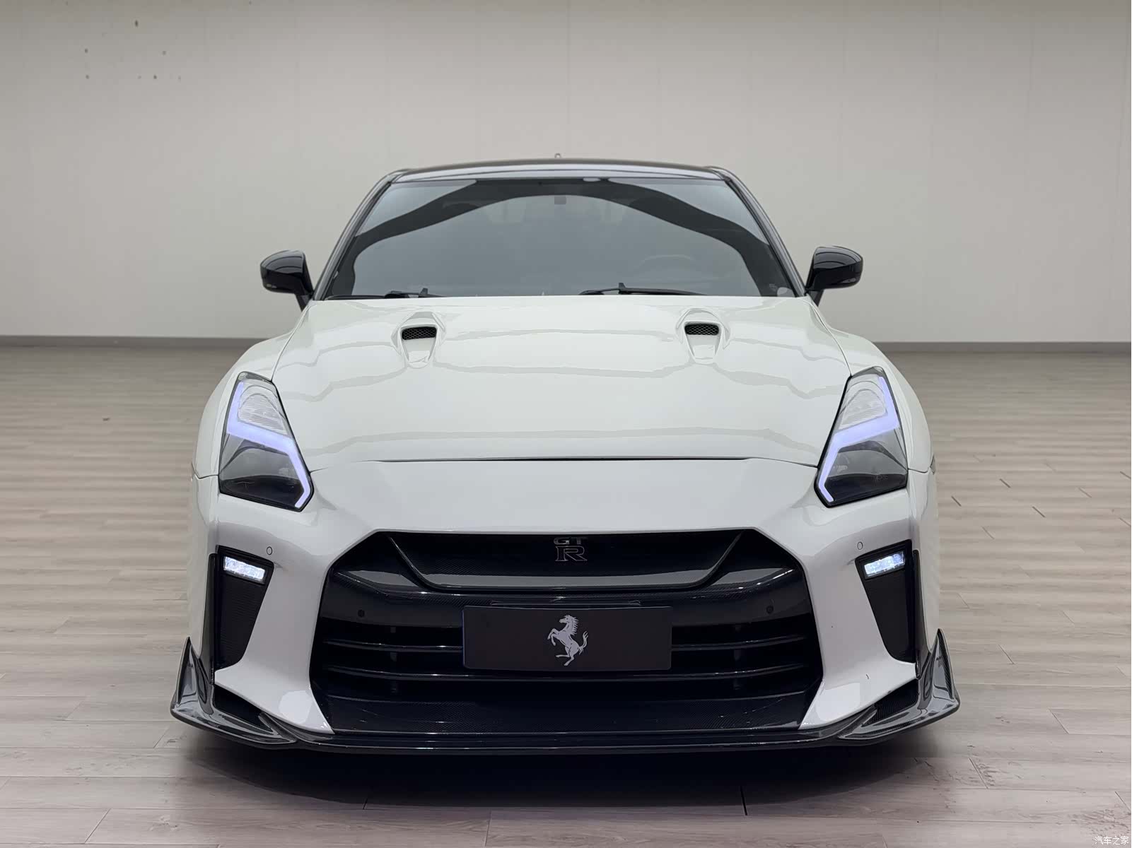 Nissan GT-R, 2010 3