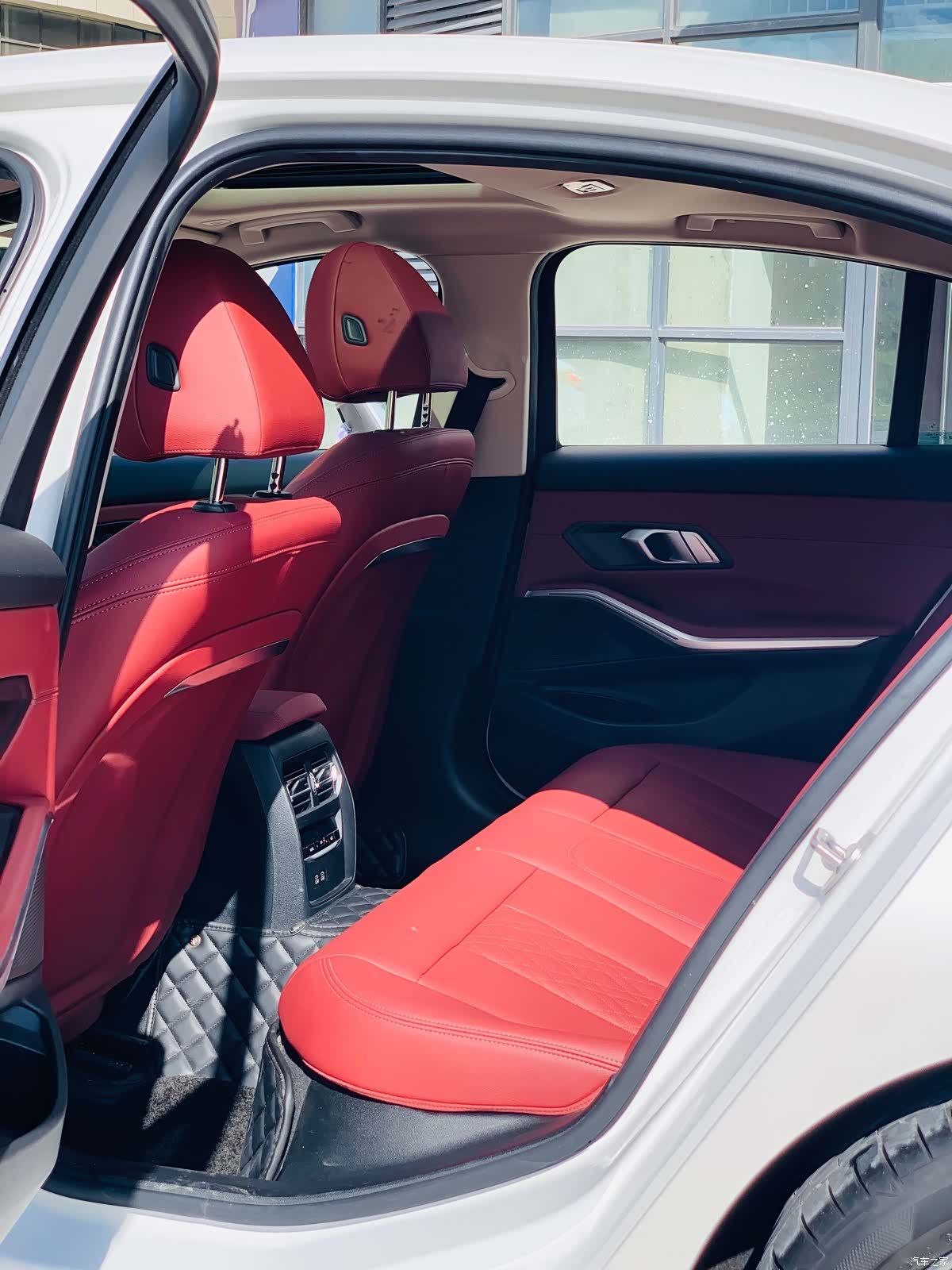 BMW 3 Series, 2023 22