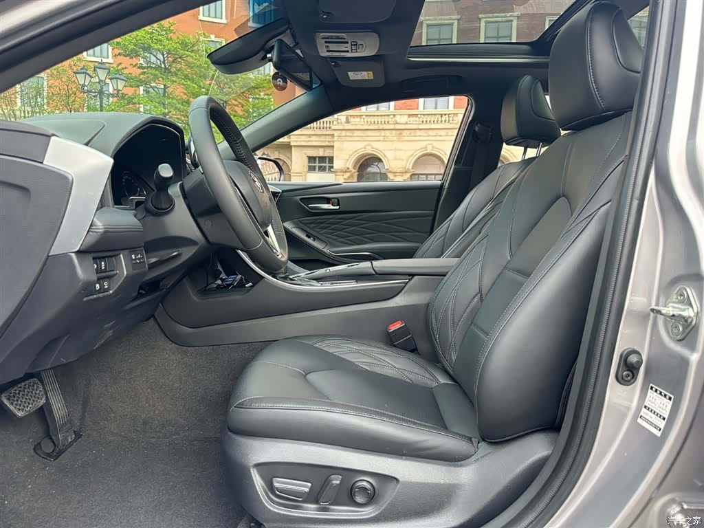 Toyota Avalon, 2019 все фото