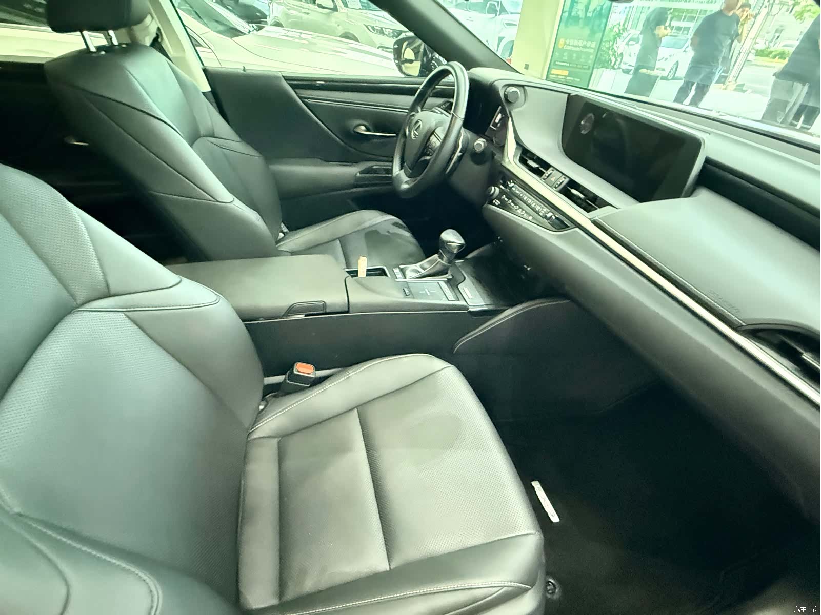 Lexus ES, 2020 9