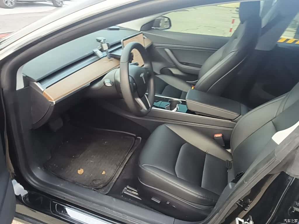 Tesla Model 3, 2020 16