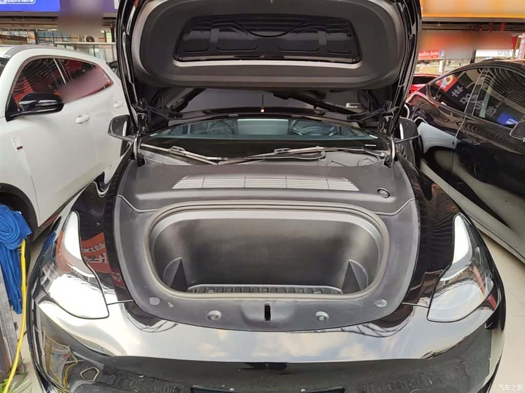 Tesla Model Y, 2022 20