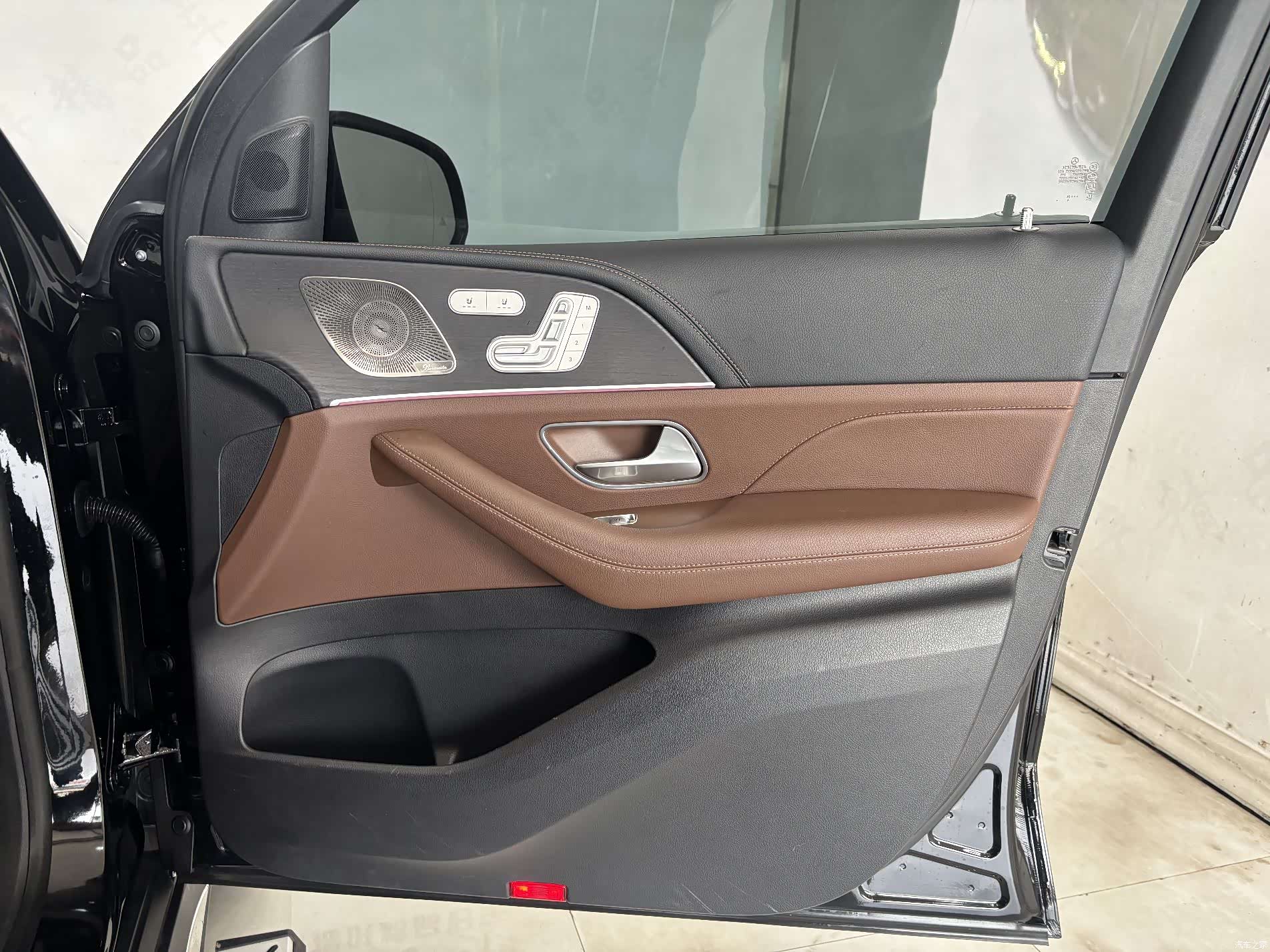 Mercedes-Benz GLS, 2024 27