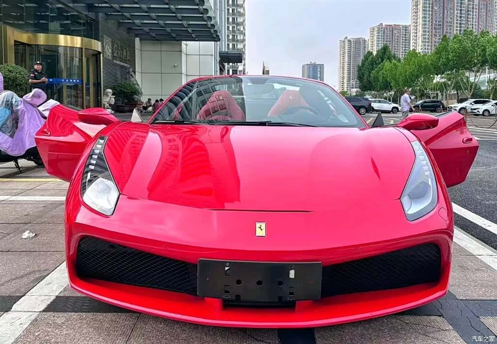 Ferrari 488, 2018 3