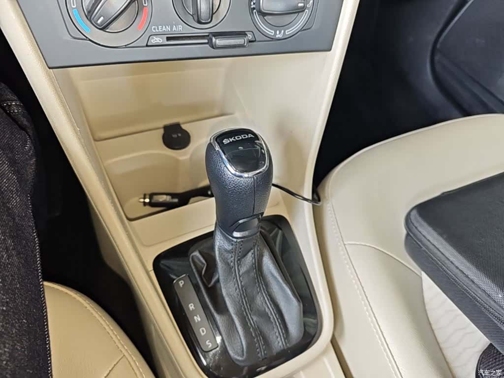 Skoda Rapid, 2016 6
