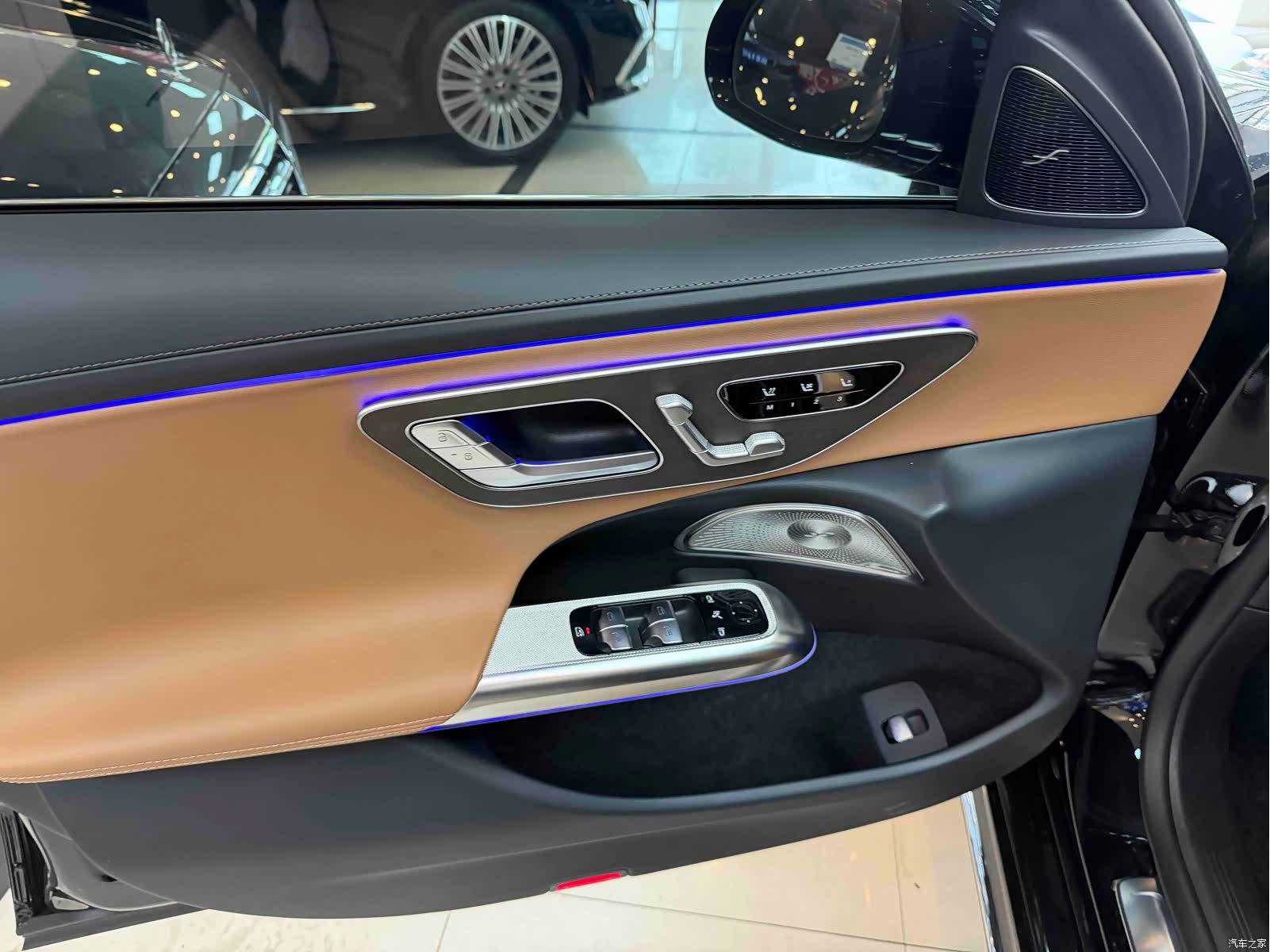 Mercedes-Benz E-Class, 2025 3