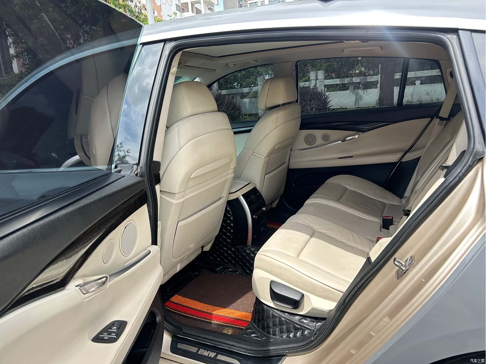 BMW 5 Series, 2010 все фото