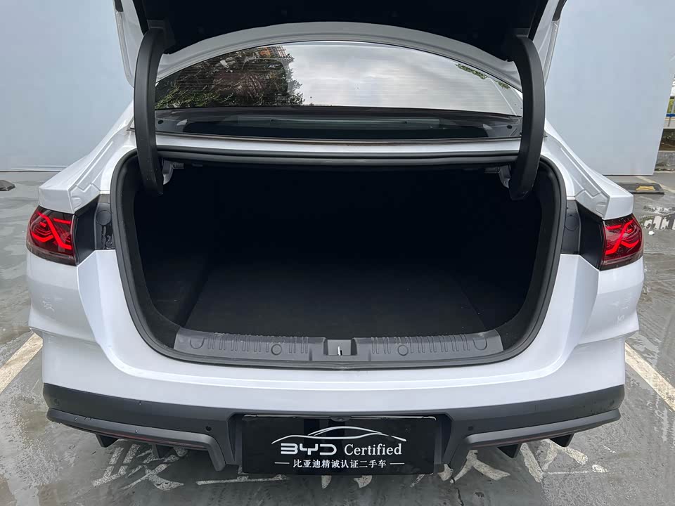 BYD Qin L BYD Qin L