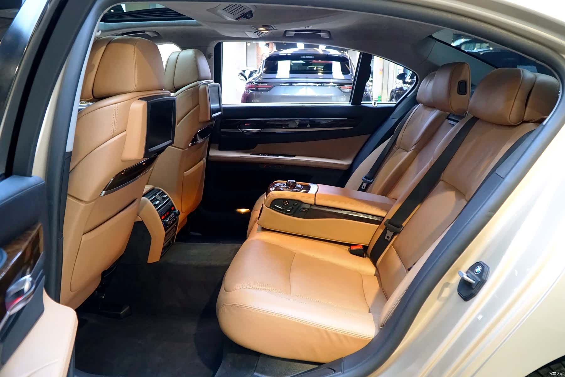 BMW 7 Series, 2012 6