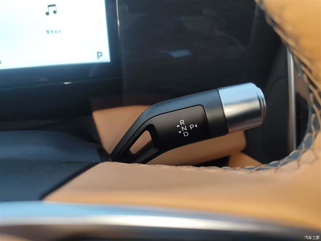 Geely Galaxy L7, 2025 14