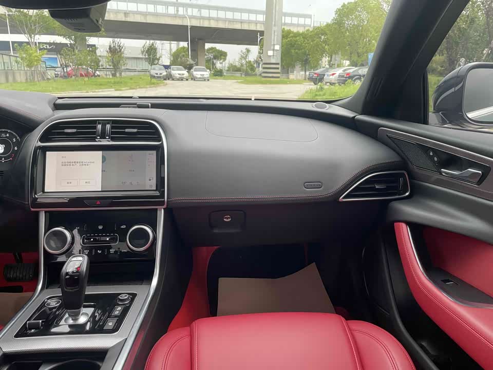 Jaguar XEL Jaguar XEL