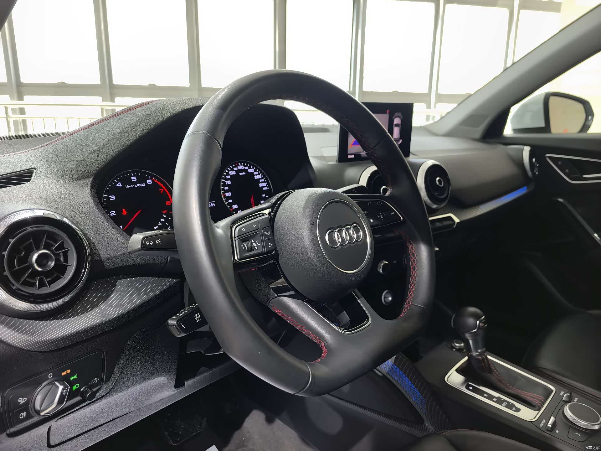 Audi Q2L, 2023 7