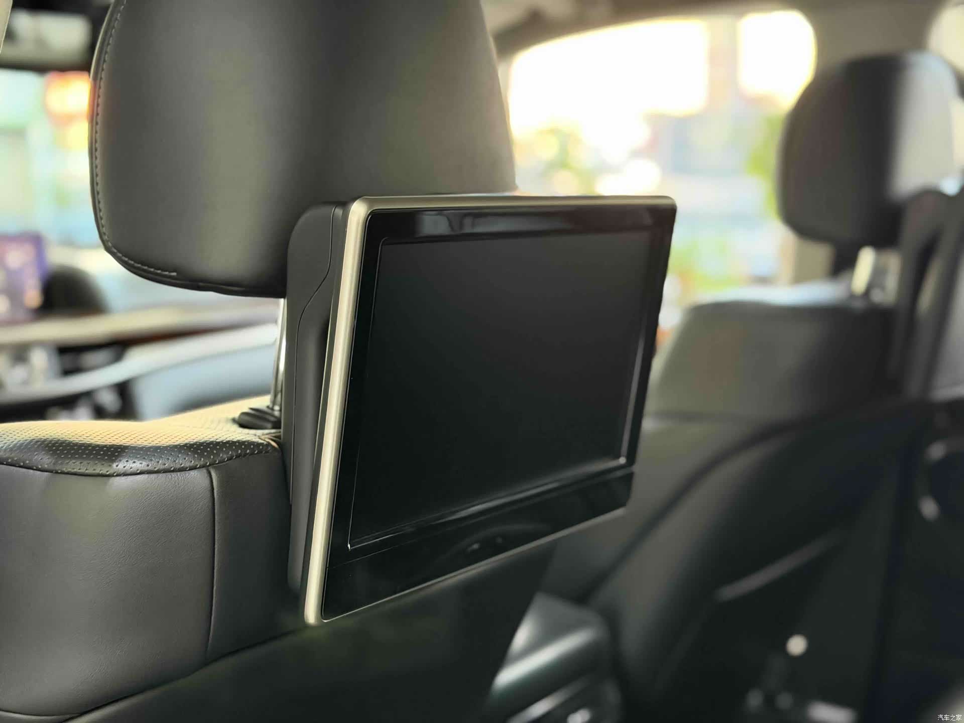 Lexus LX, 2017 16