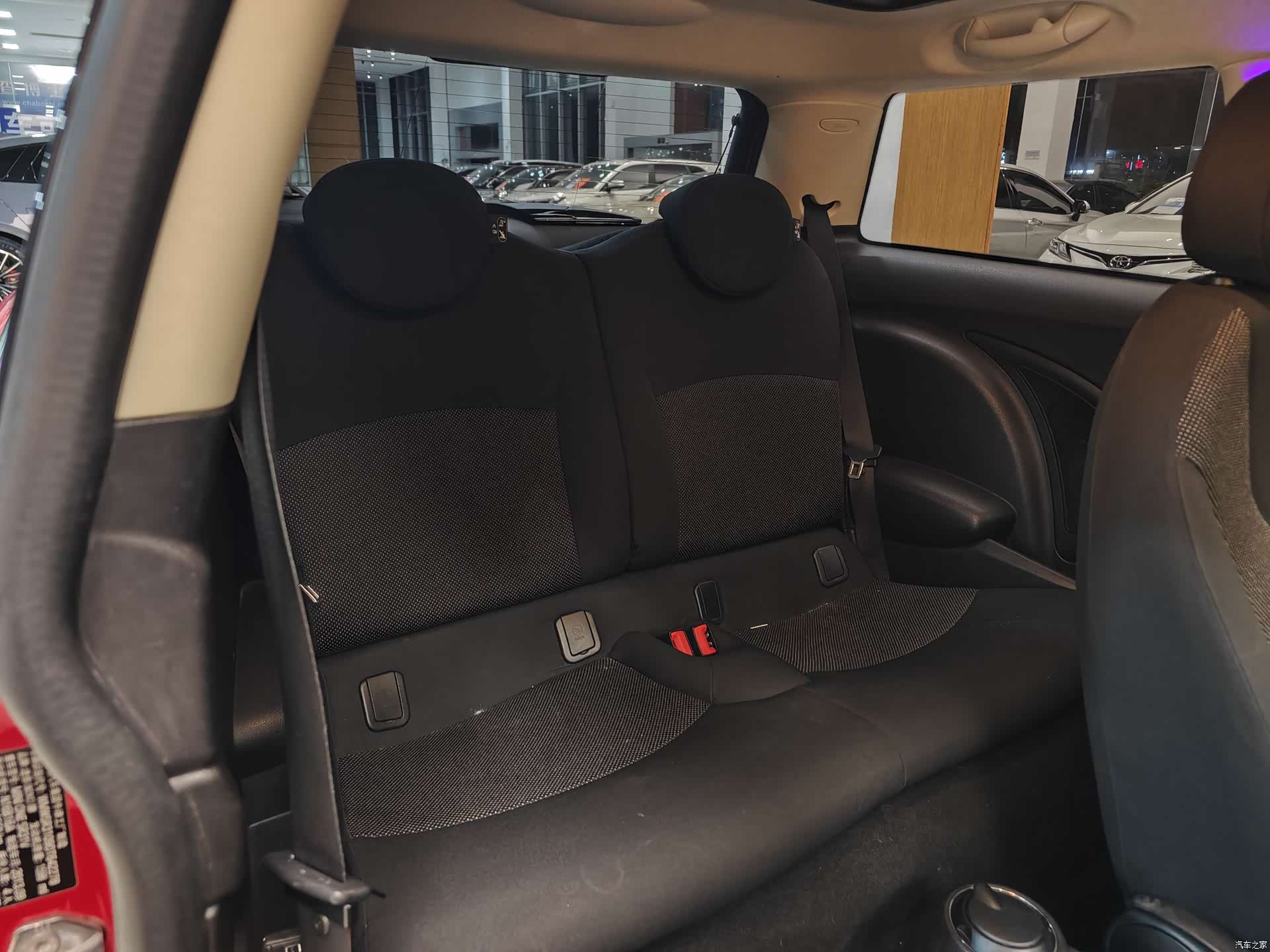 Mini ONE, 2014 29