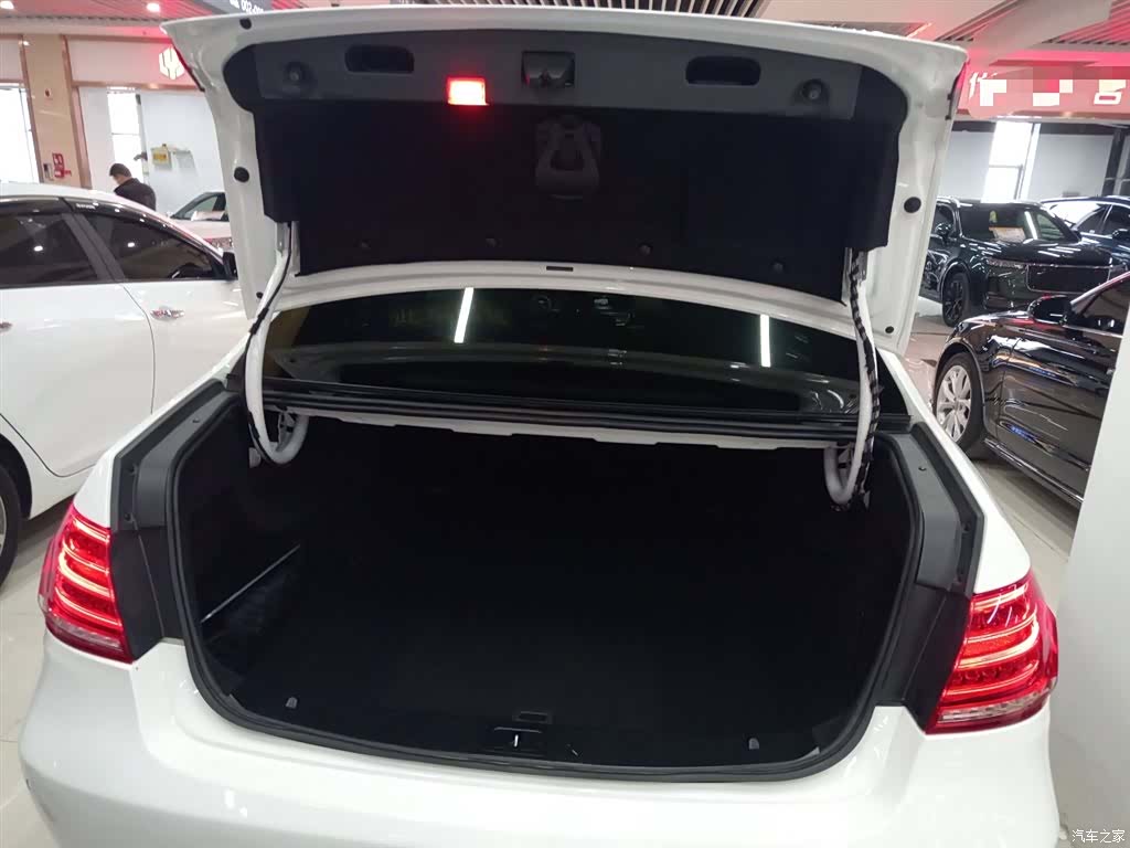 Mercedes-Benz E-Class, 2016 19