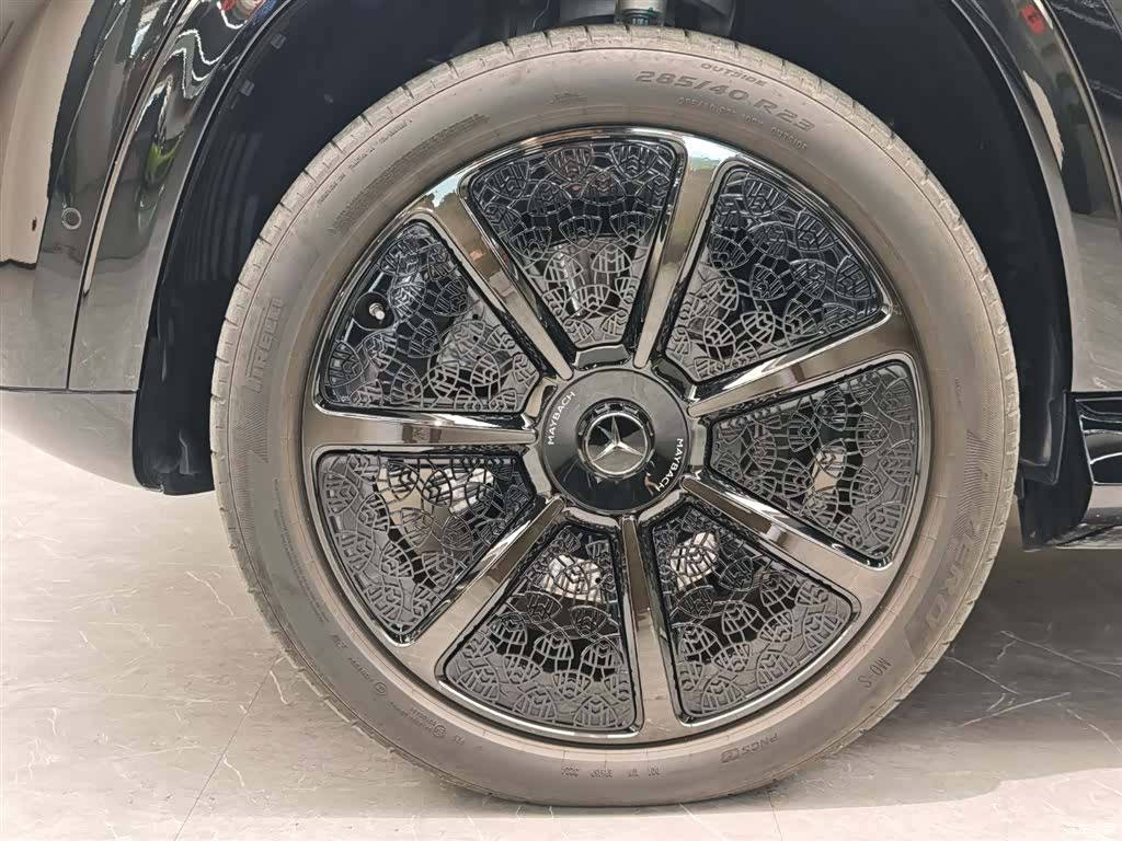 Maybach GLS, 2025 4