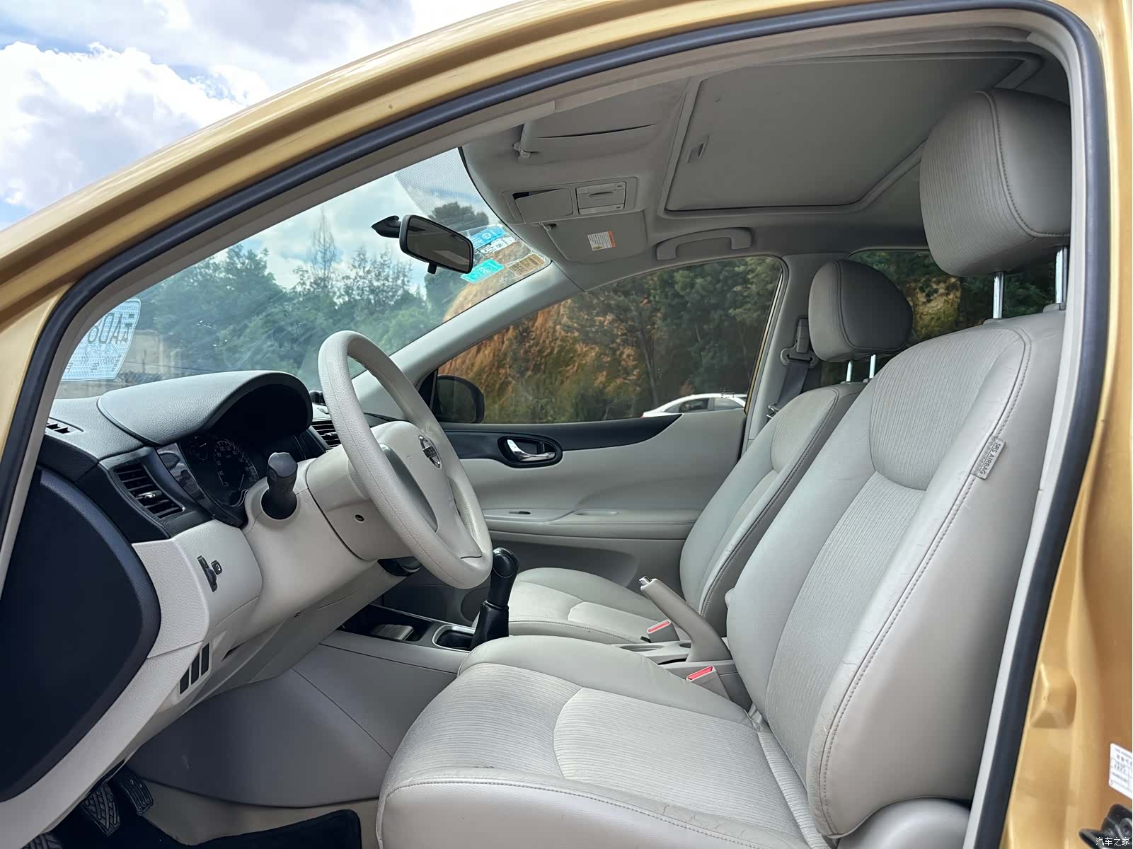 Nissan Tiida, 2012 6