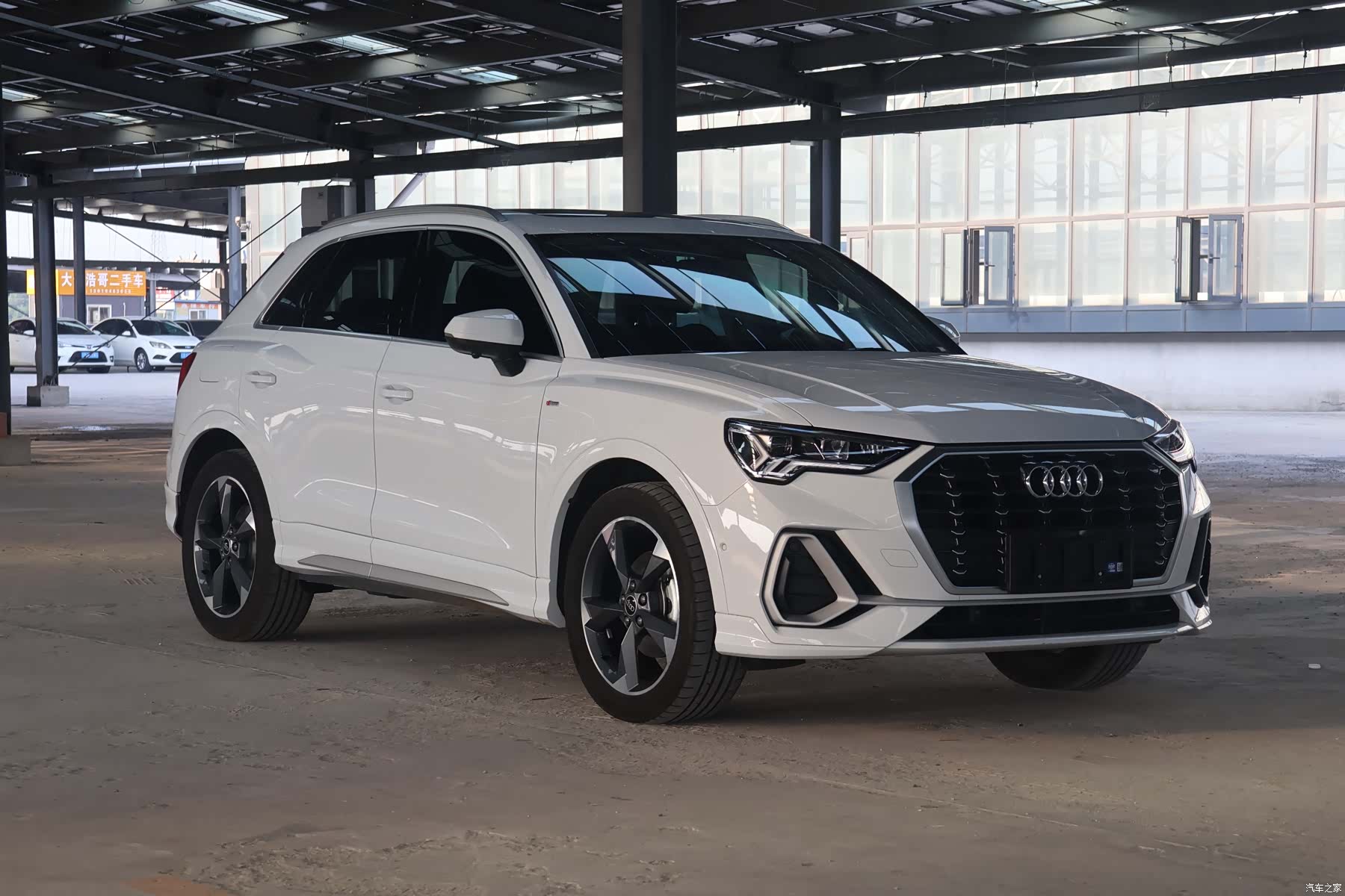 Audi Q3, 2023 3