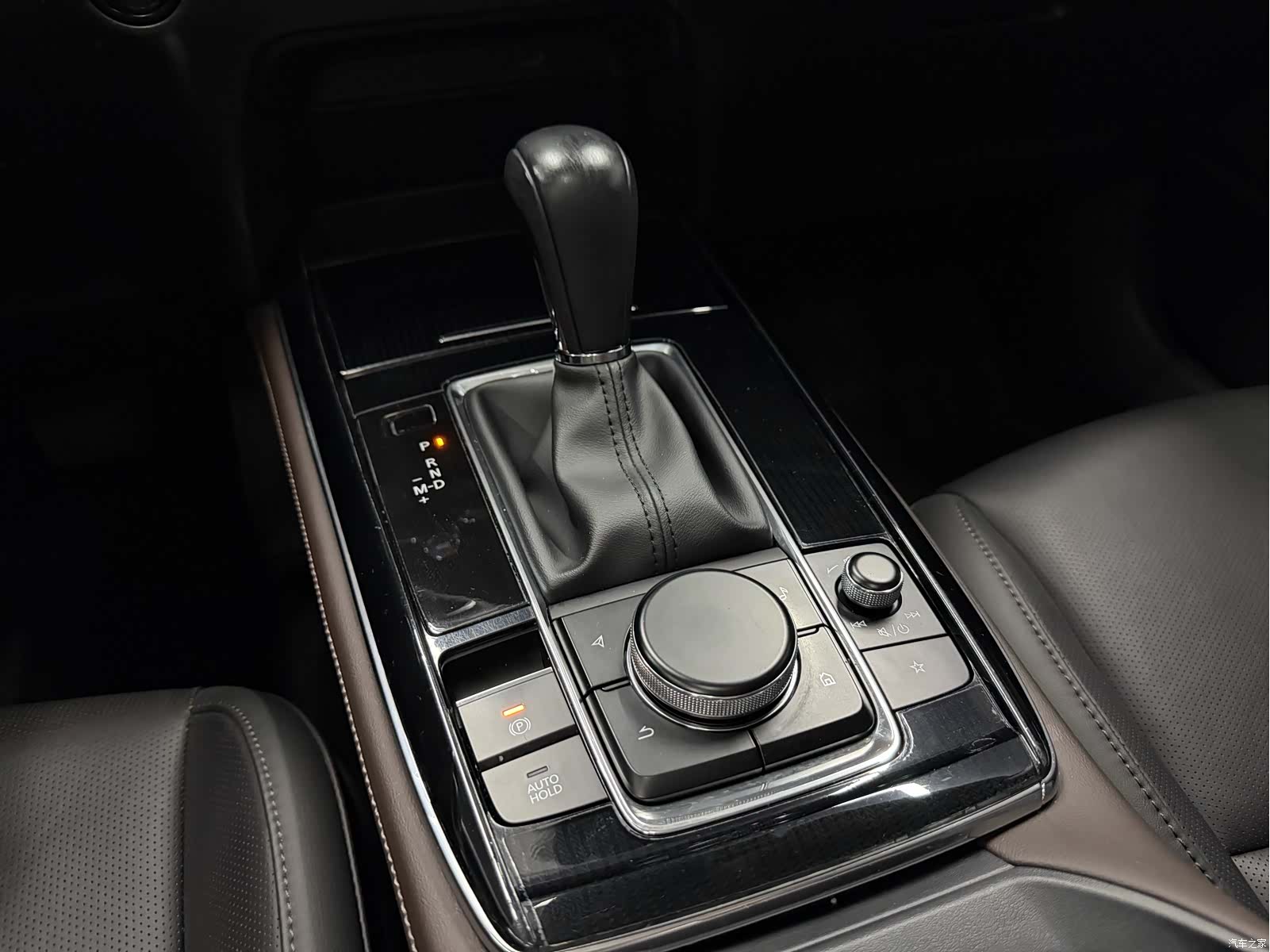 Mazda CX-30, 2022 11