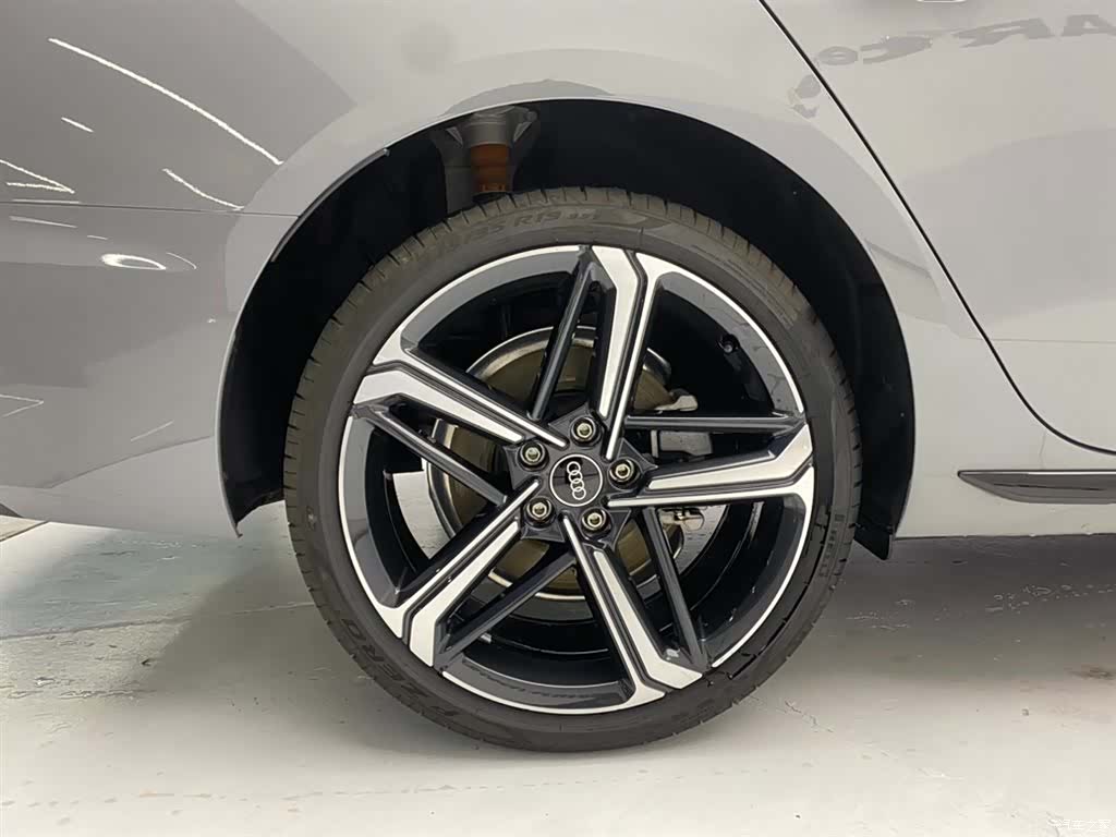 Audi A4L, 2026 11