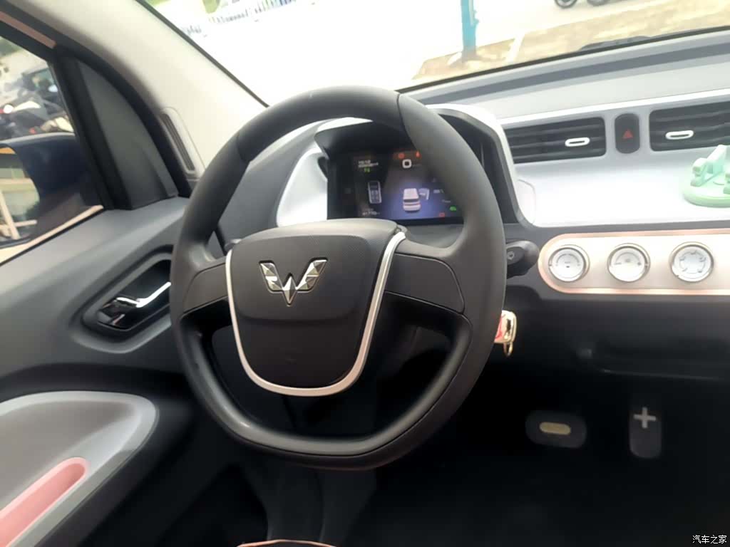Wuling MINIEV, 2021 11