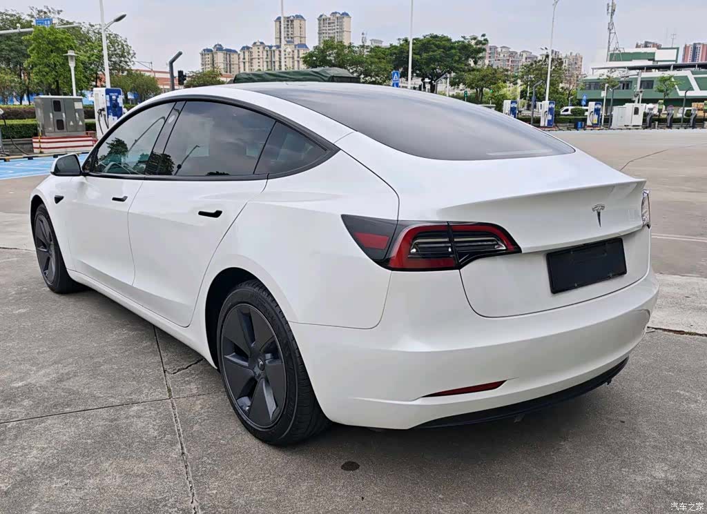 Tesla Model 3, 2021 4