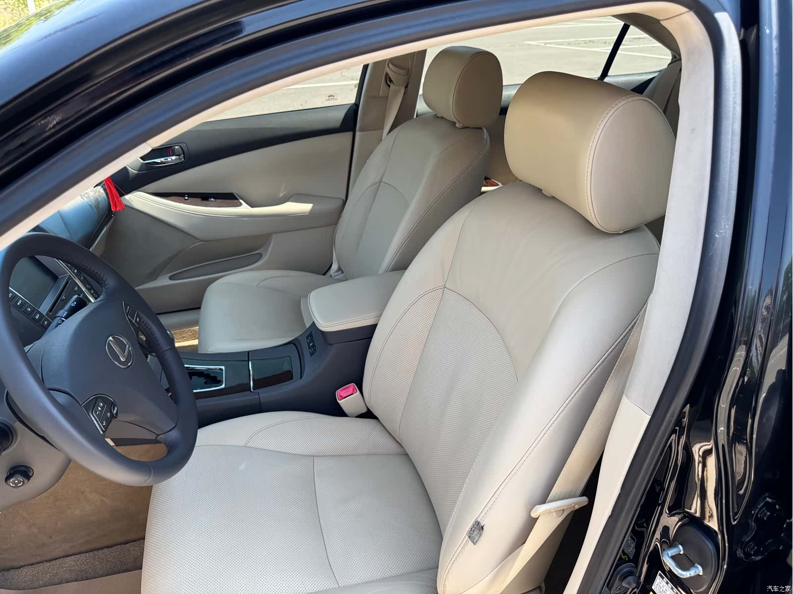 Lexus ES, 2011 11