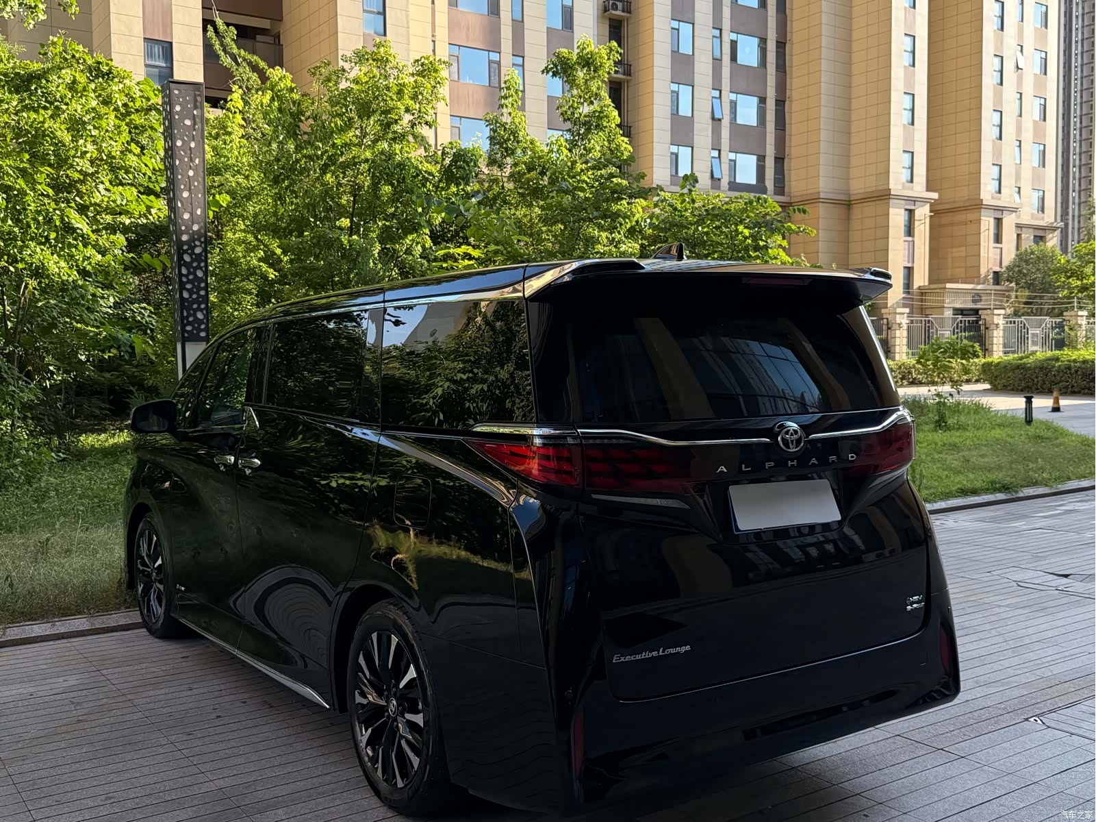 Toyota Alphard, 2025 все фото