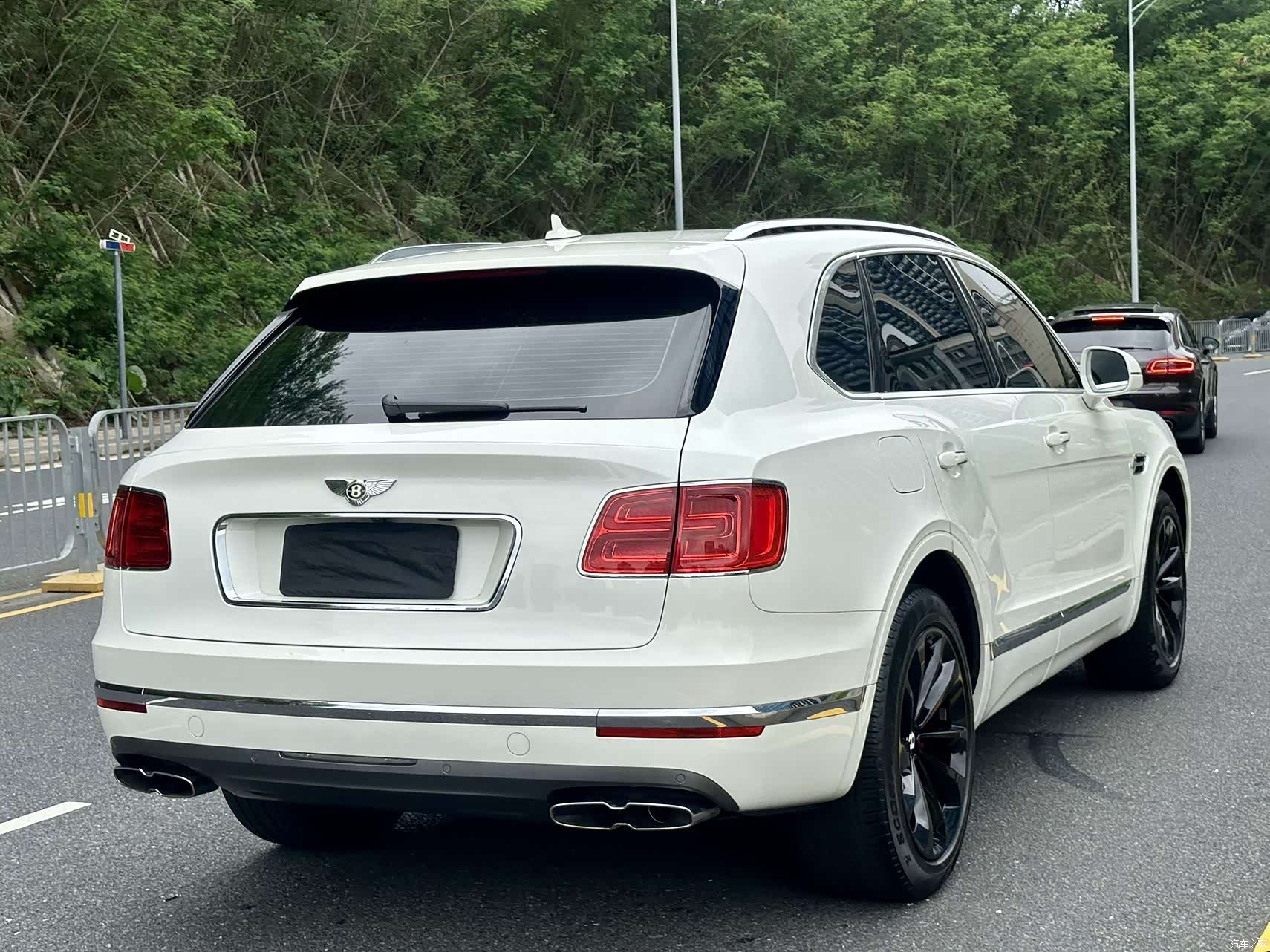 Bentley Bentayga, 2019 4