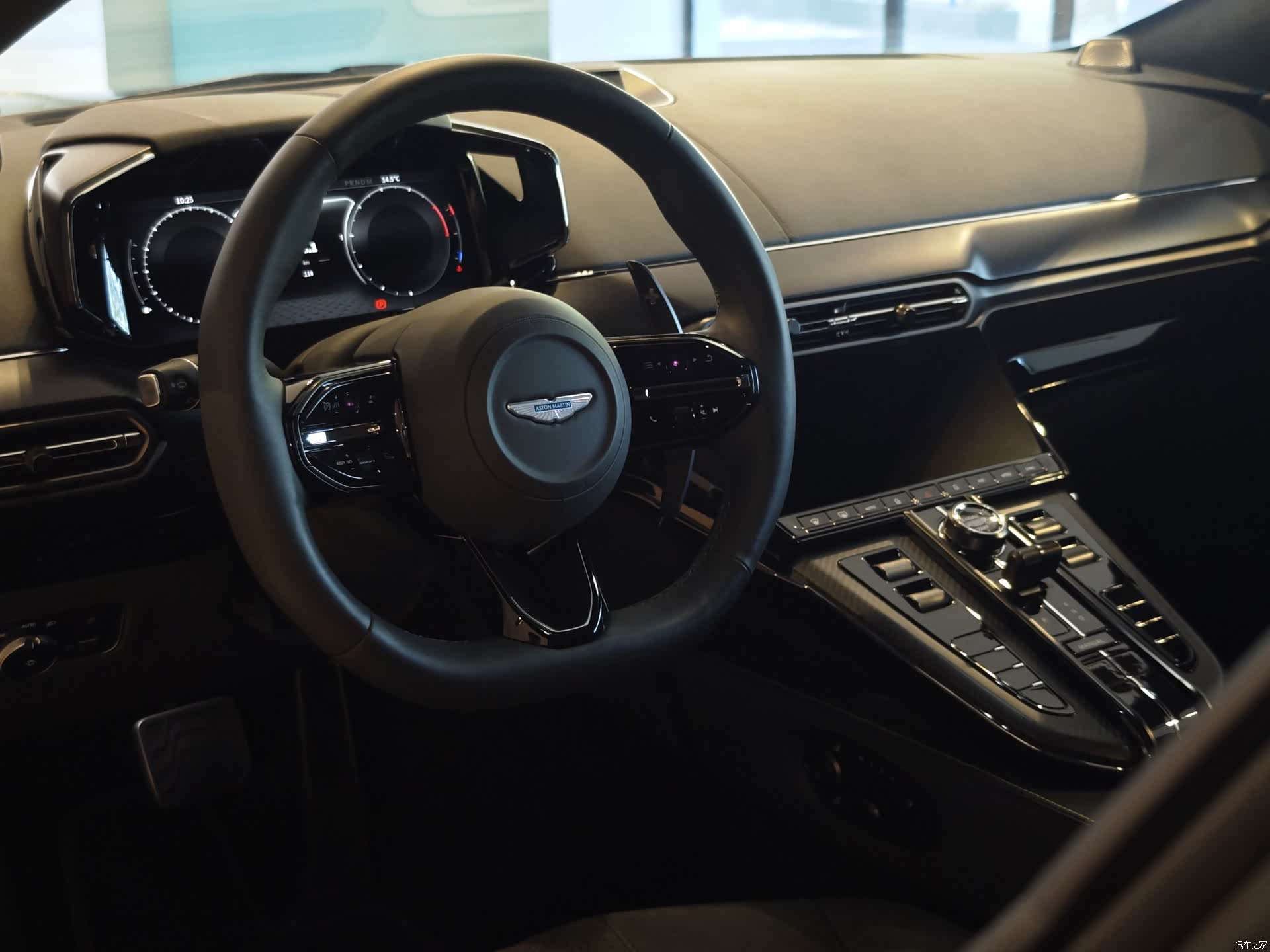 Aston Martin Vantage, 2024 15