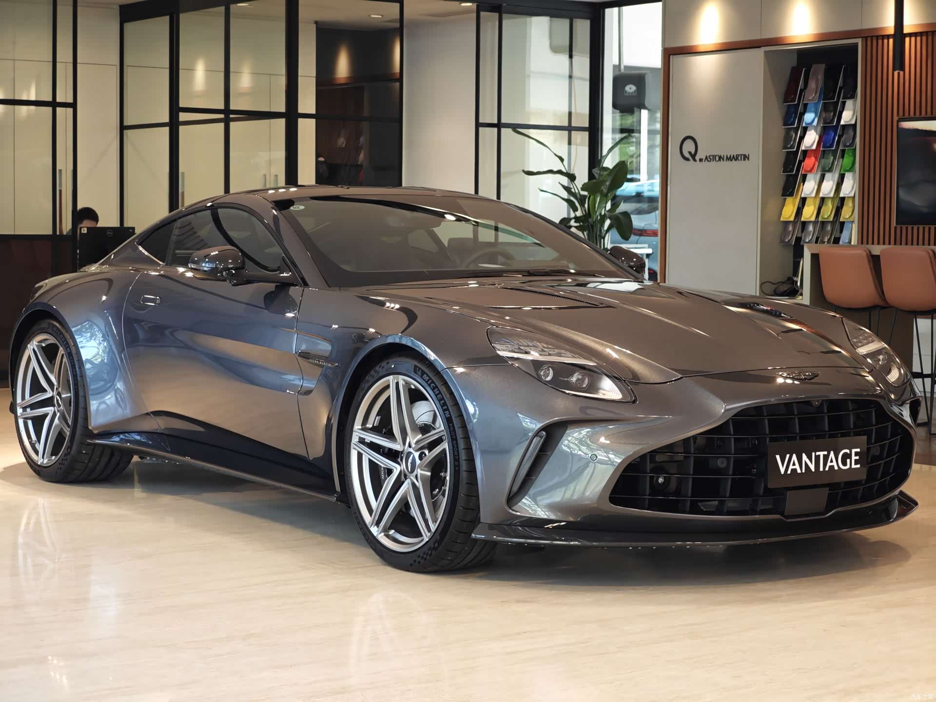 Aston Martin Vantage, 2024 3