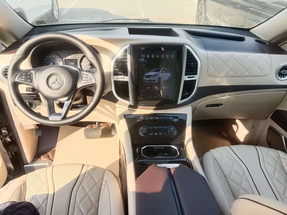 Mercedes-Benz V-class