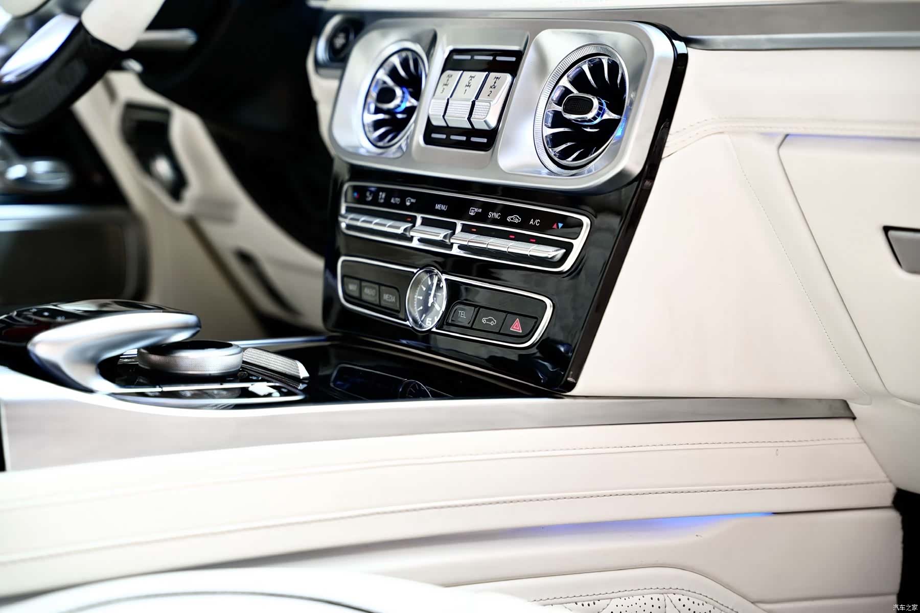 Mercedes-Benz G-Class, 2010 12