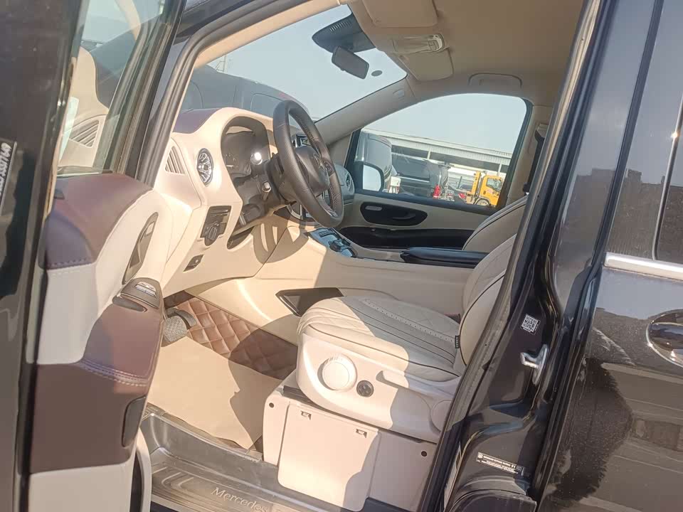 Mercedes-Benz V-class