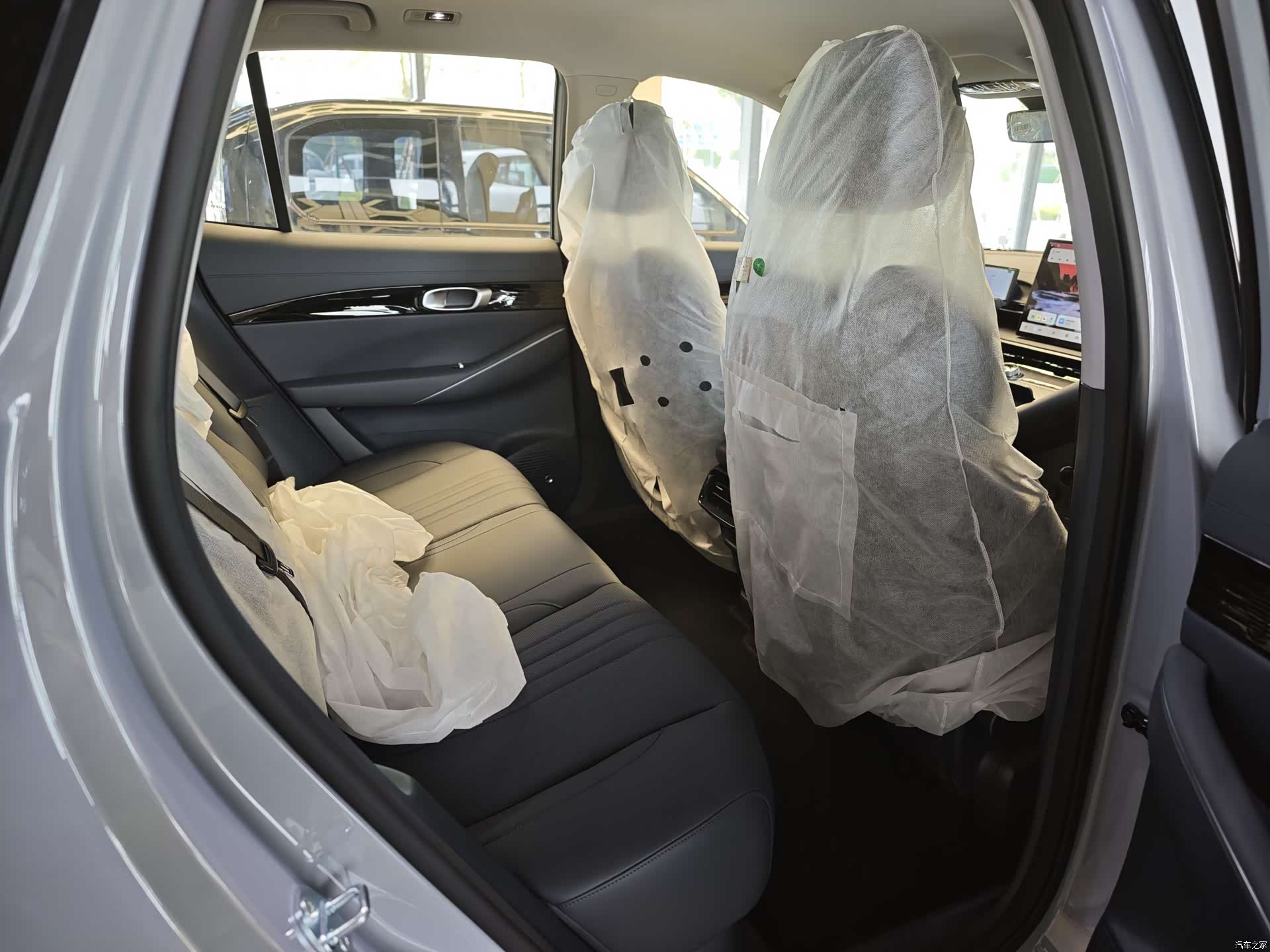 Geely Galaxy E5, 2026 12