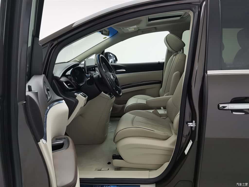 Buick GL8, 2021 10