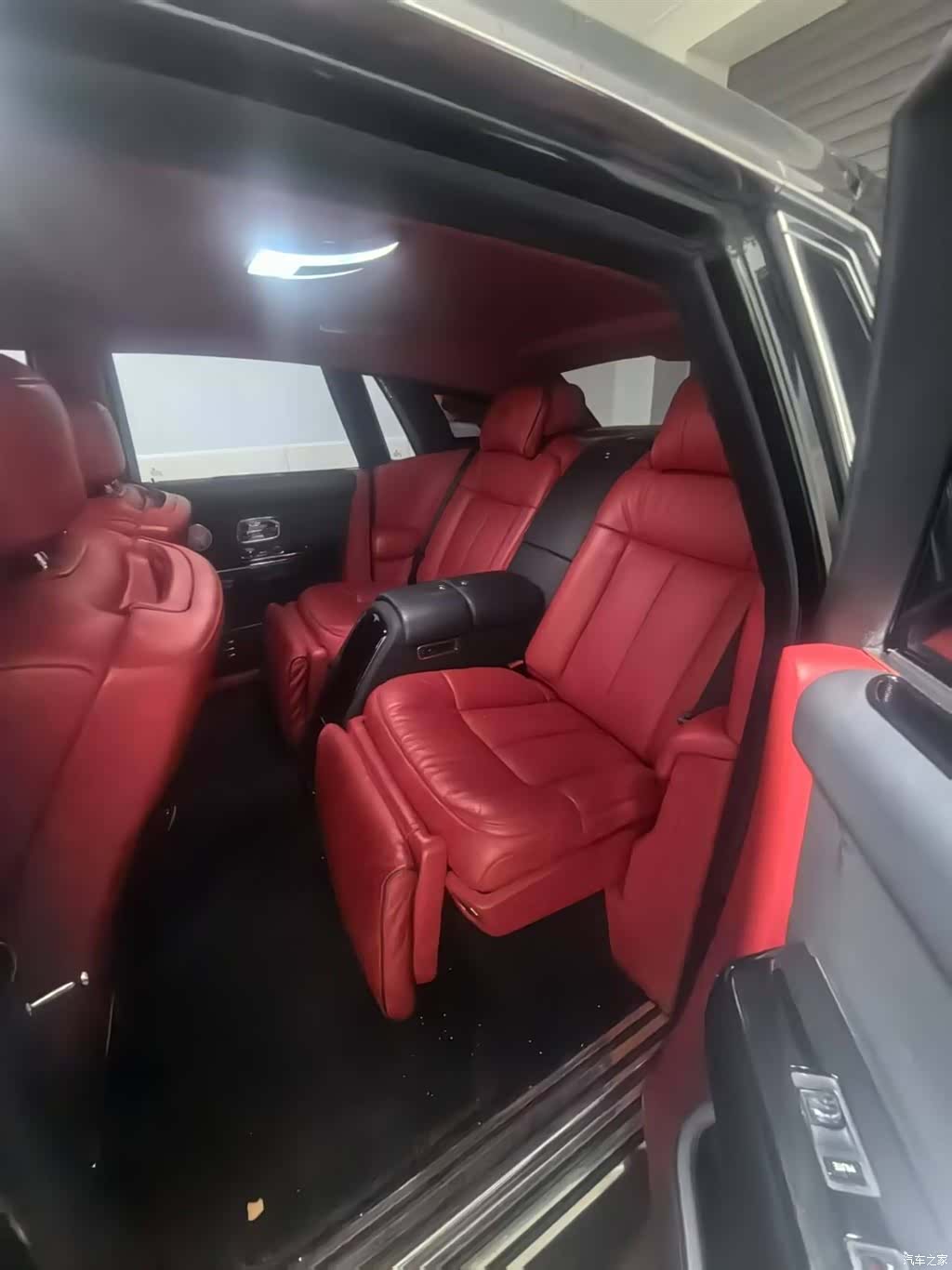 Rolls-Royce Phantom, 2012 3