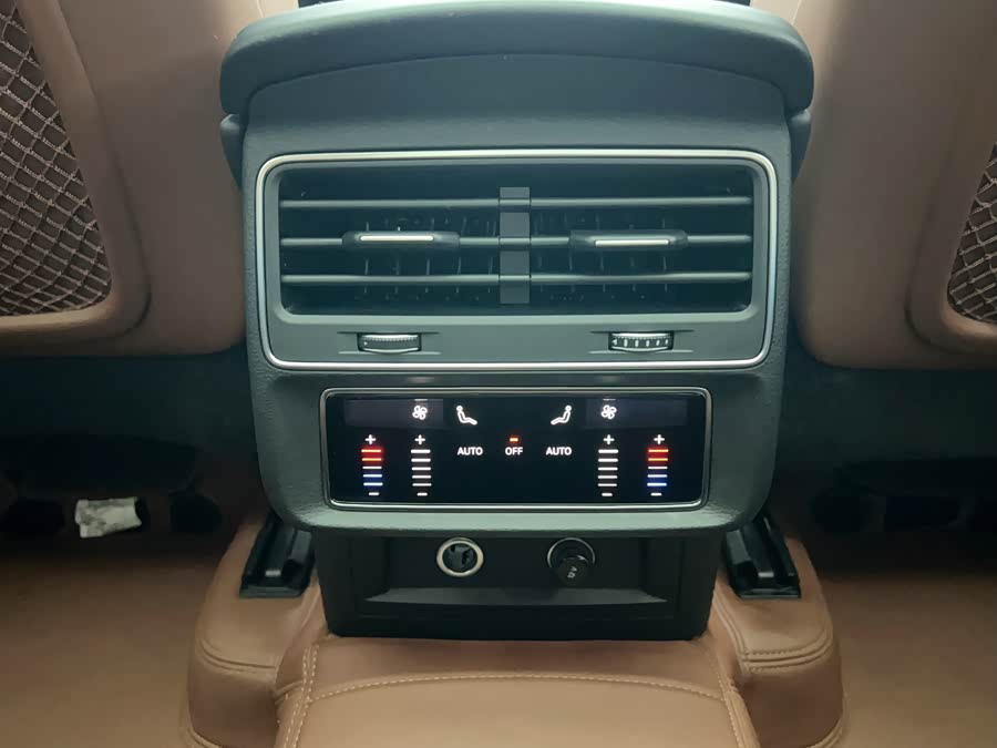 Audi Q7 2025, фото 24