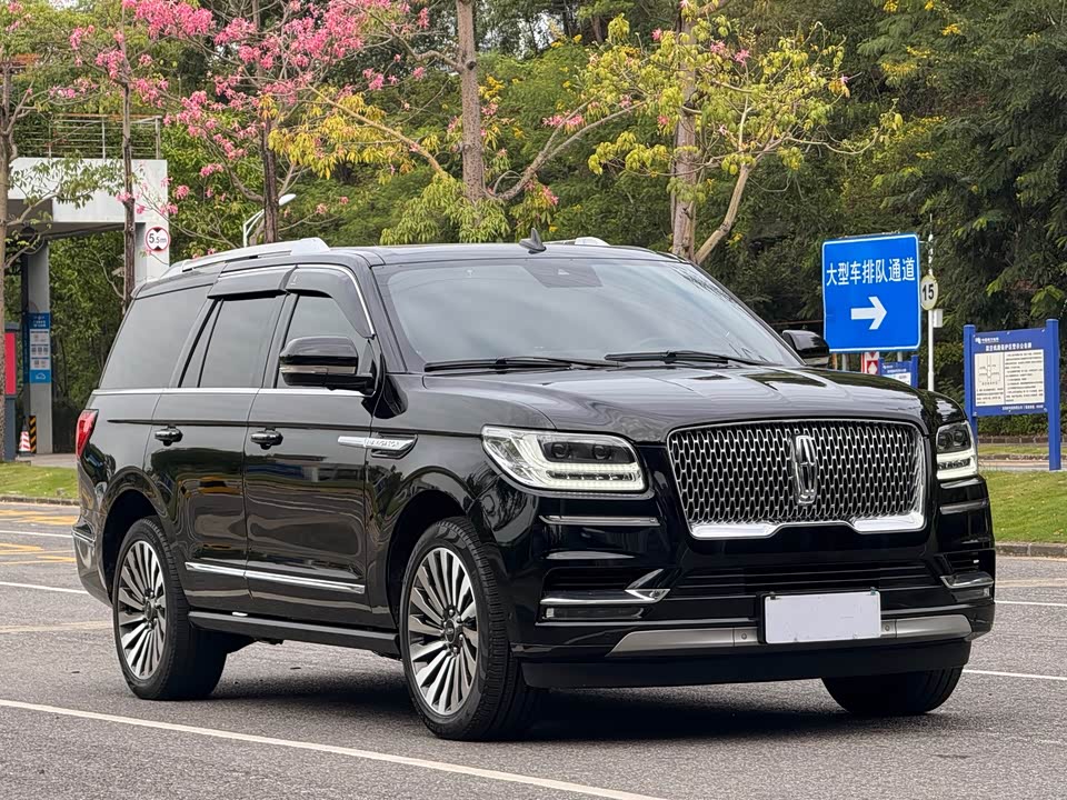 Lincoln Navigator