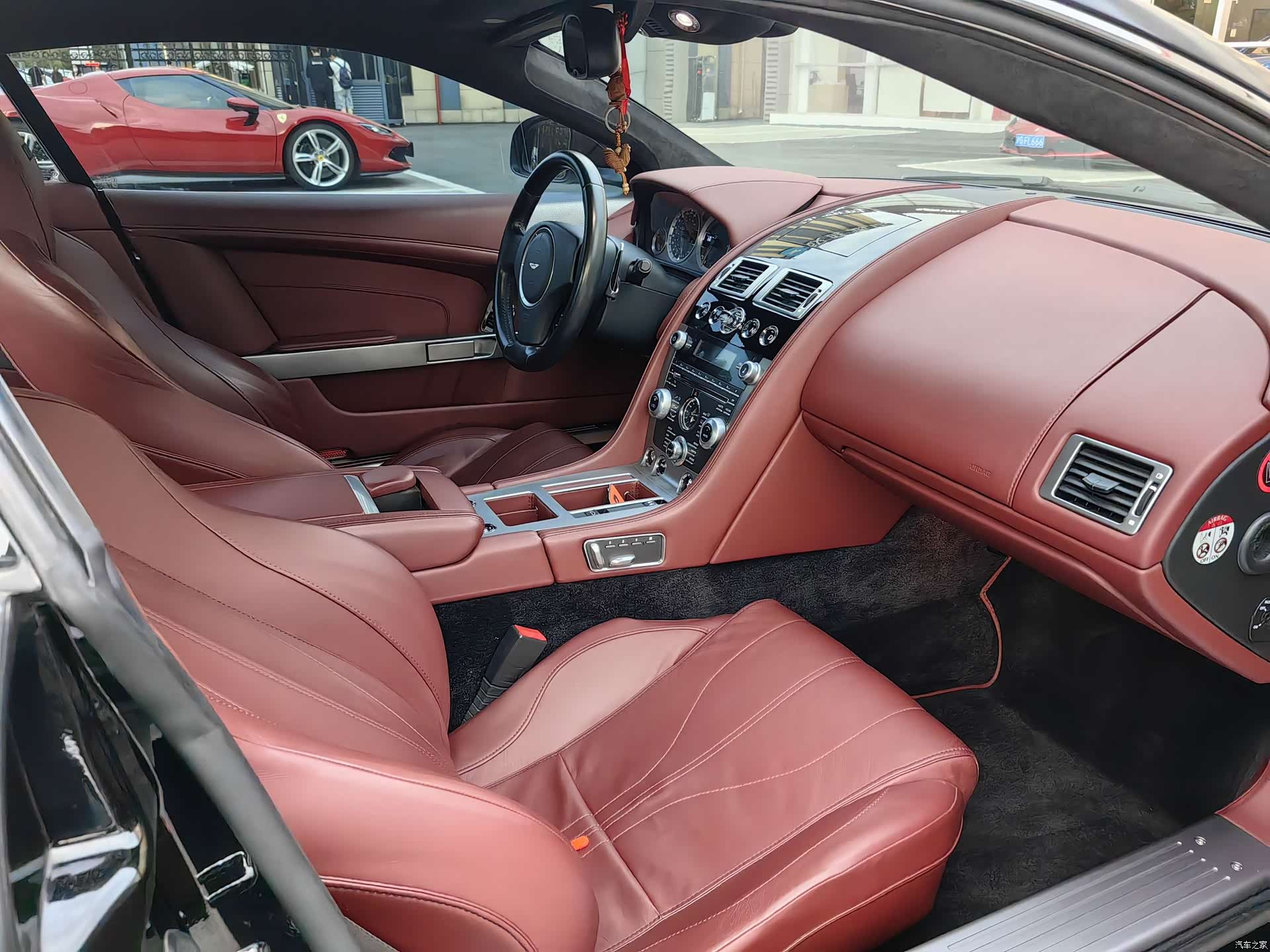 Aston Martin DB9, 2014 8