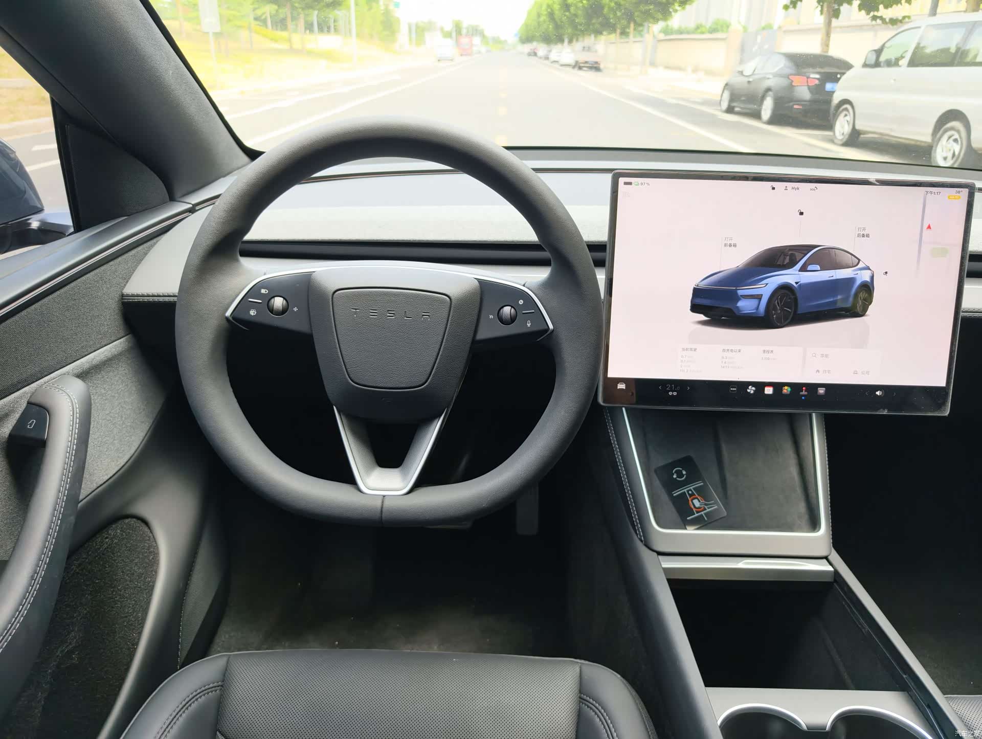 Tesla Model Y, 2026 12