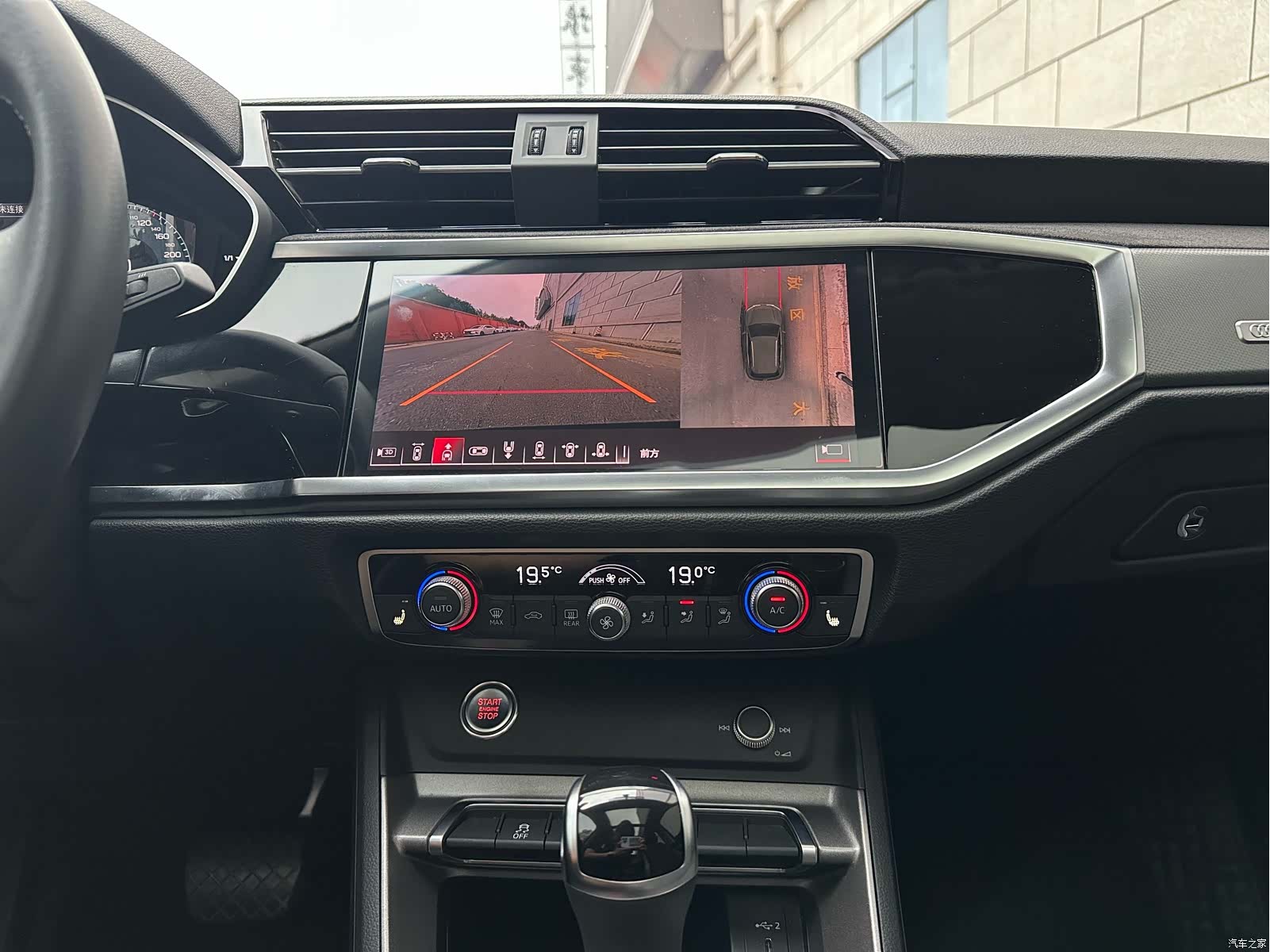 Audi Q3, 2022 10