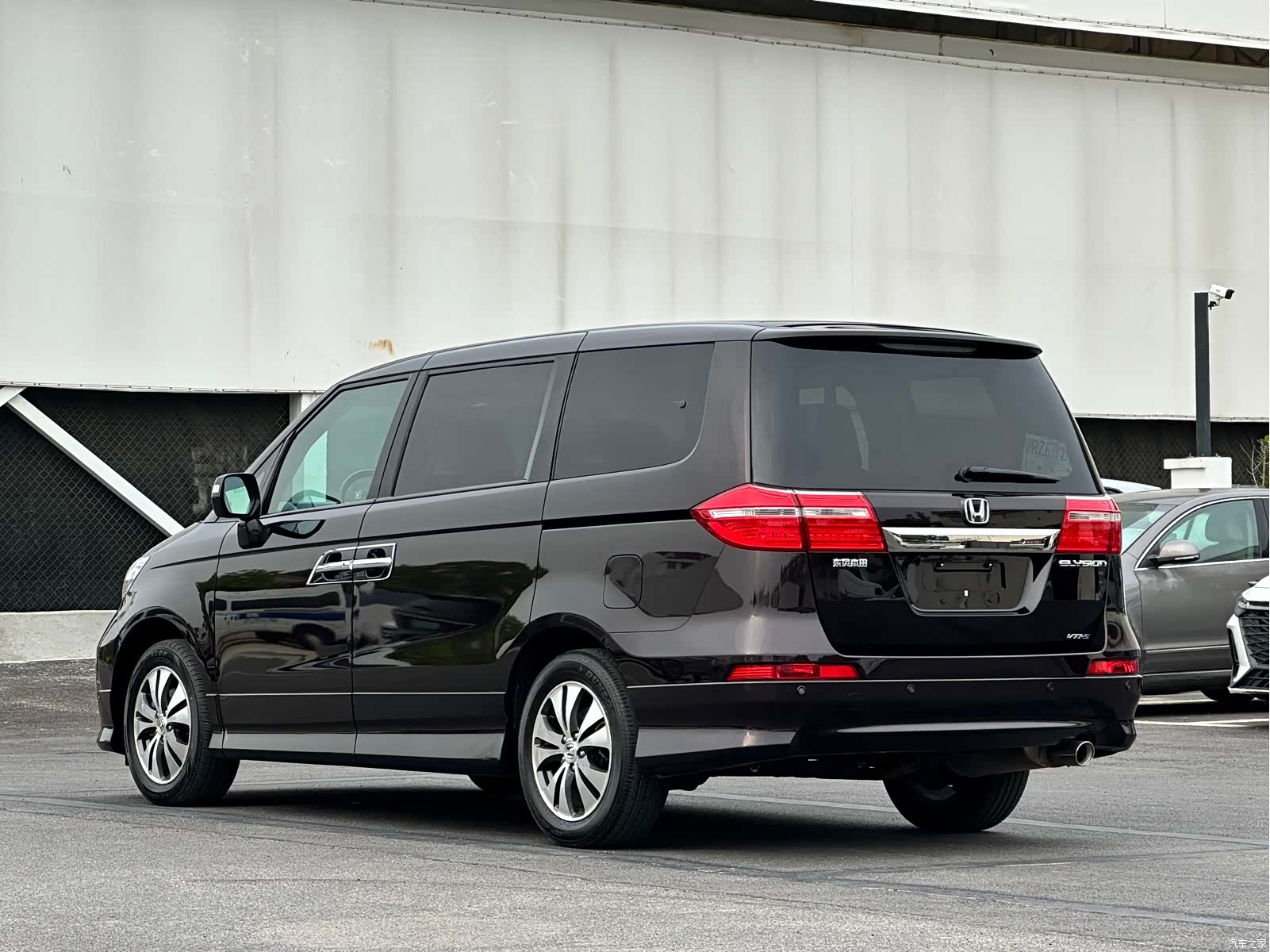 Honda Elysion, 2014 3