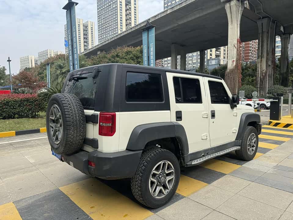 Beijing BJ40